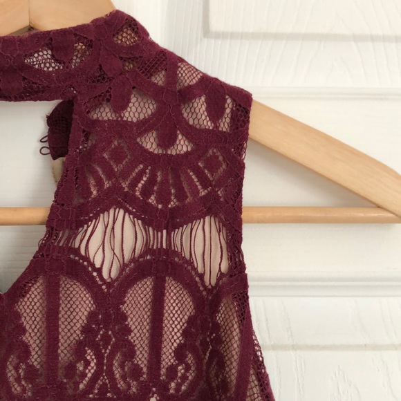 Sexy Burgundy Sleeveless Lace Top - Picture 2 of 6